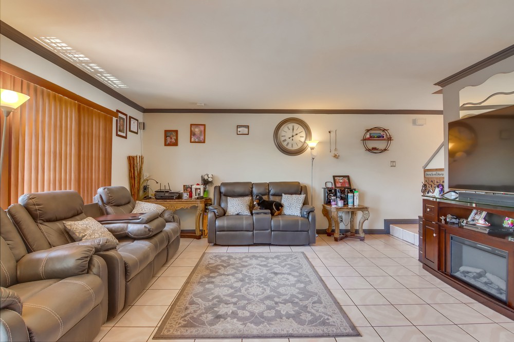 Virtual tour photo 8 of 45 for 2010 Cerrissa Ct