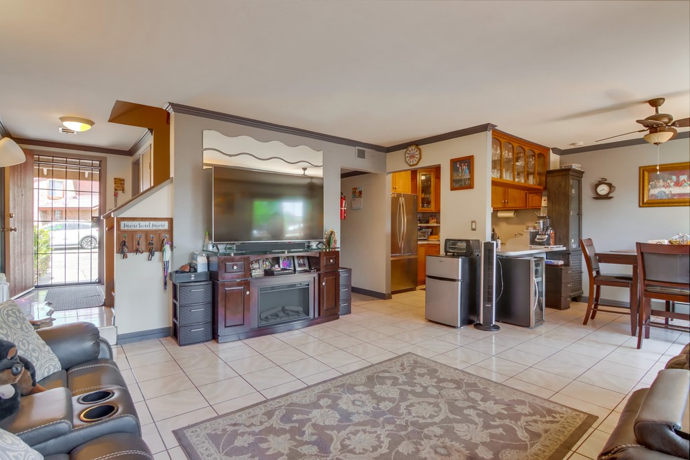 Virtual tour photo 9 of 45 for 2010 Cerrissa Ct