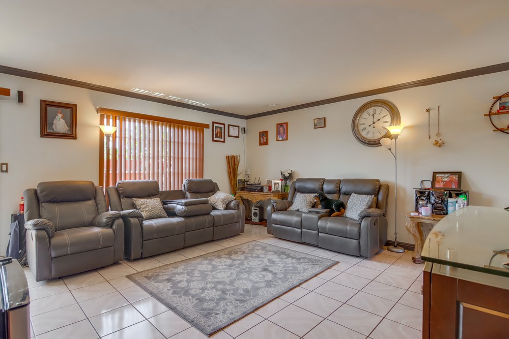 Virtual tour photo 11 of 45 for 2010 Cerrissa Ct