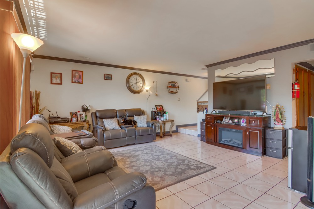Virtual tour photo 12 of 45 for 2010 Cerrissa Ct