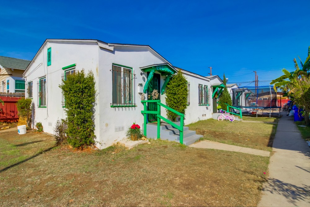 Virtual tour photo 5 of 33 for 2014 Irving Ave