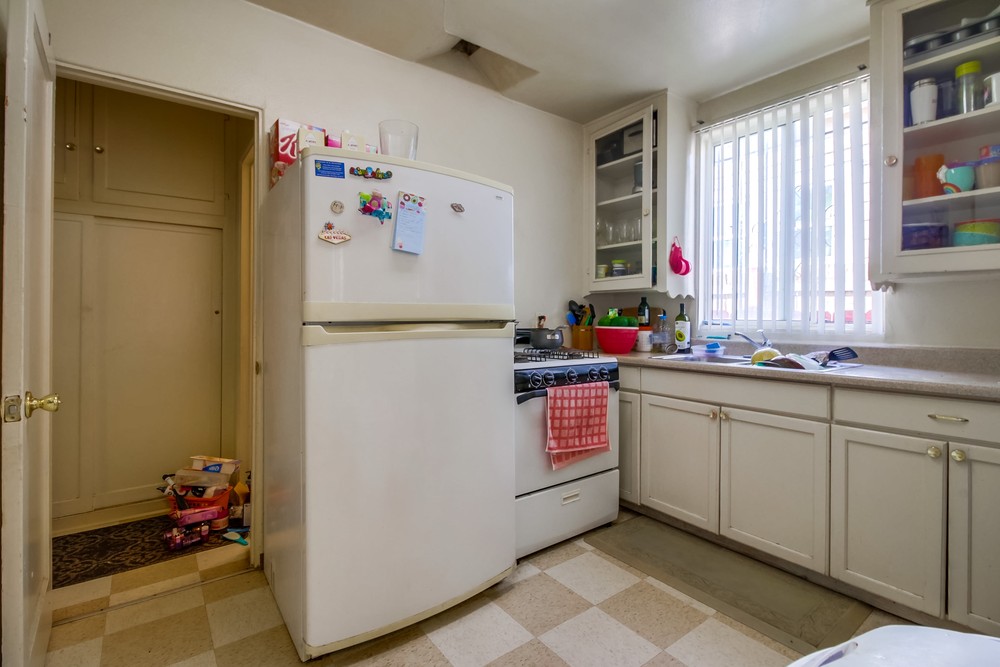 Virtual tour photo 10 of 33 for 2014 Irving Ave