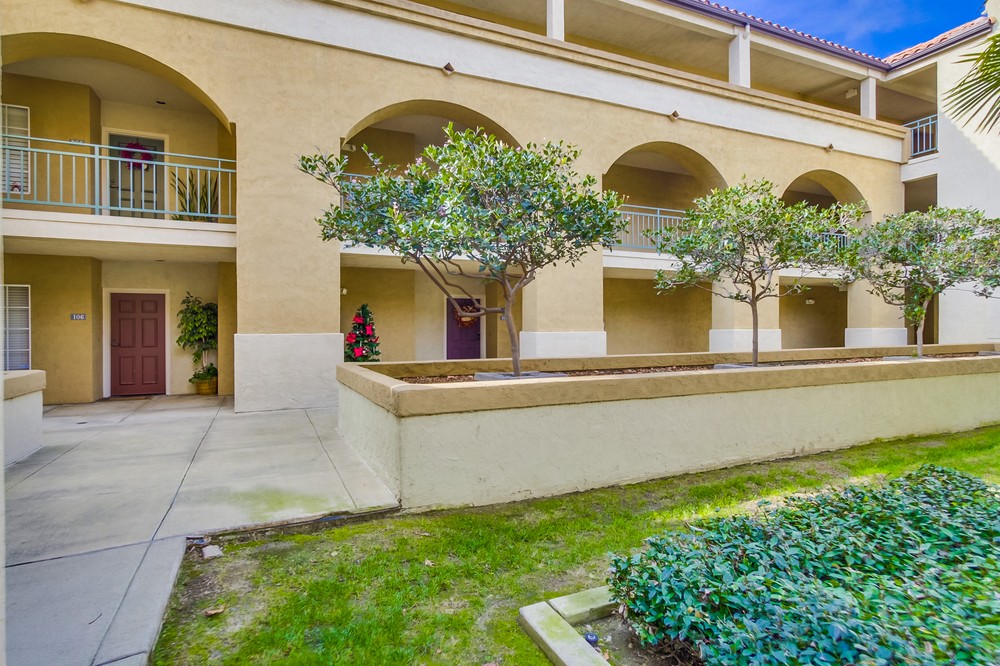 Virtual tour photo 3 of 34 for 2020 Camino De La Reina #107