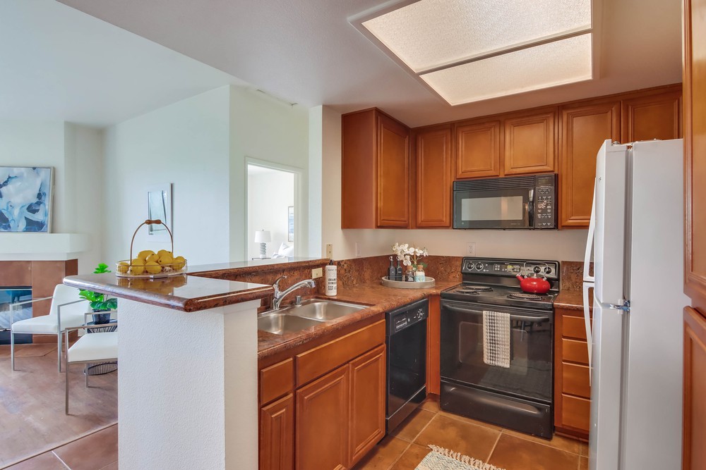 Virtual tour photo 18 of 37 for 2020 Camino De La Reina ste 314