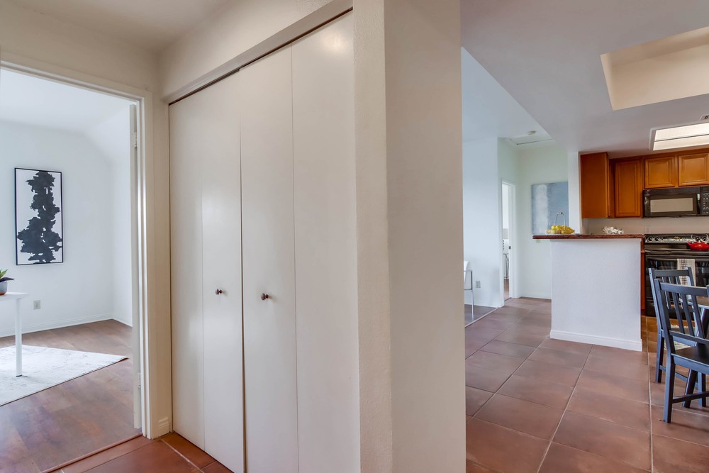 Virtual tour photo 32 of 37 for 2020 Camino De La Reina ste 314