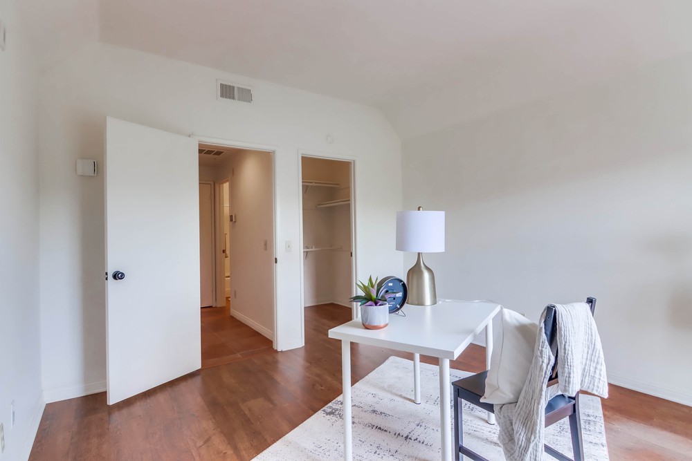 Virtual tour photo 35 of 37 for 2020 Camino De La Reina ste 314