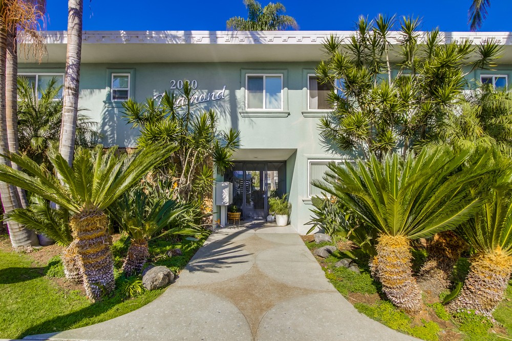 Virtual tour photo 1 of 25 for 2020 Diamond St #13