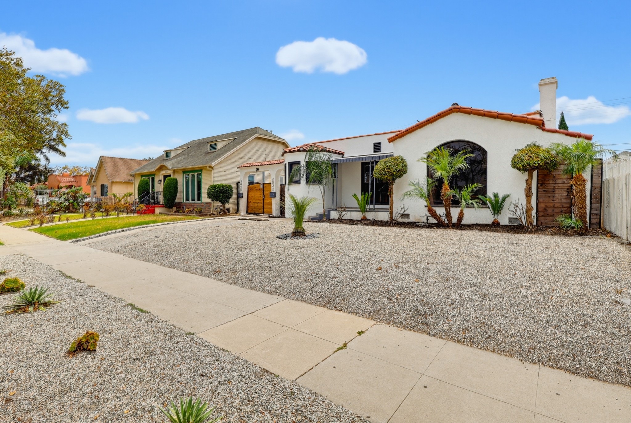 Virtual tour photo 3 of 94 for 2022 W 77th St