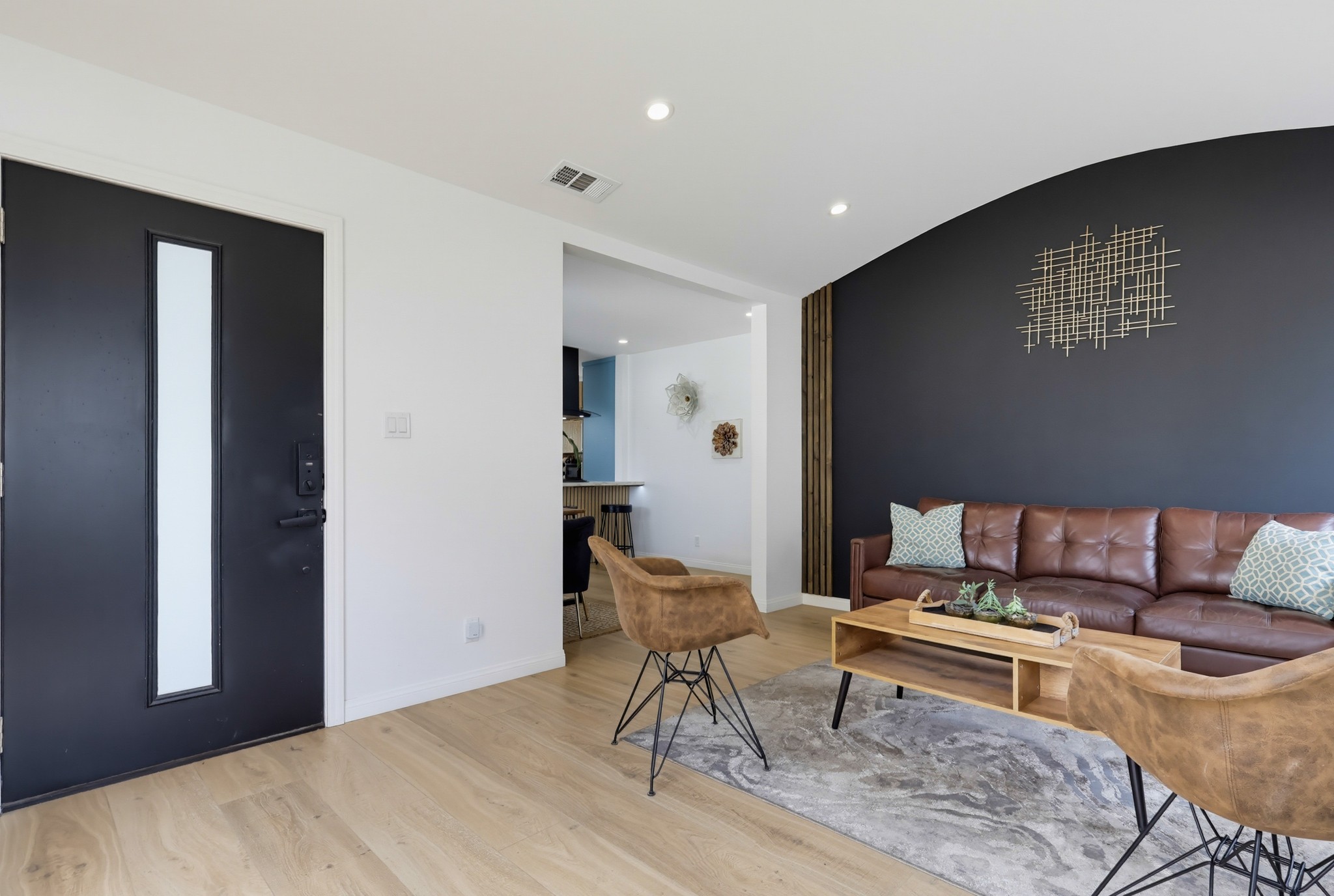 Virtual tour photo 9 of 94 for 2022 W 77th St