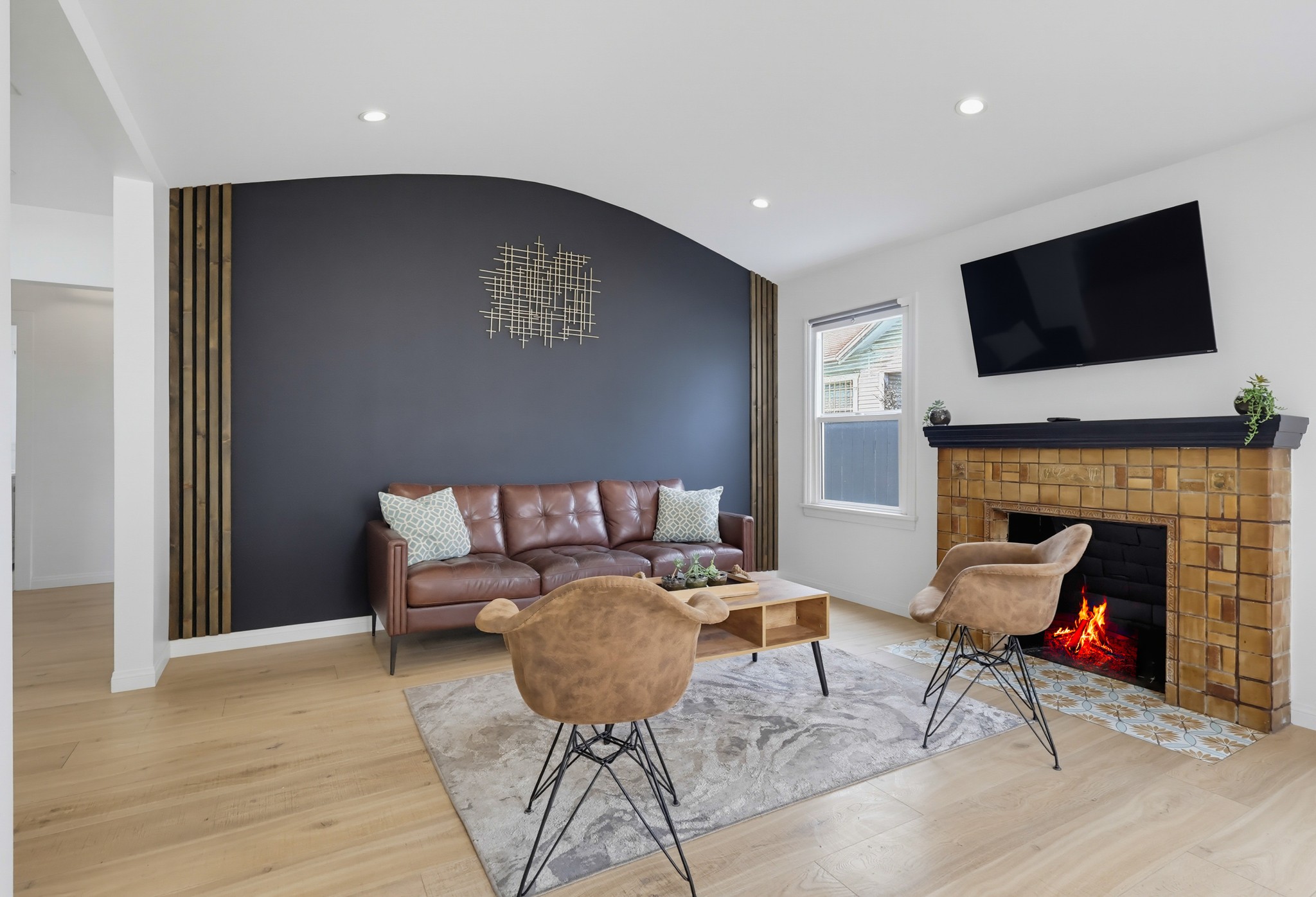 Virtual tour photo 10 of 94 for 2022 W 77th St