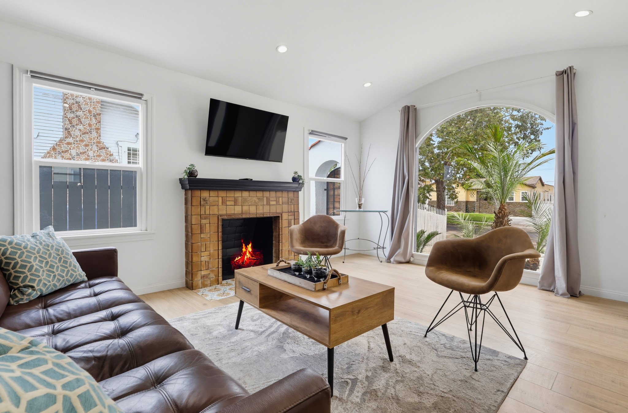 Virtual tour photo 13 of 94 for 2022 W 77th St