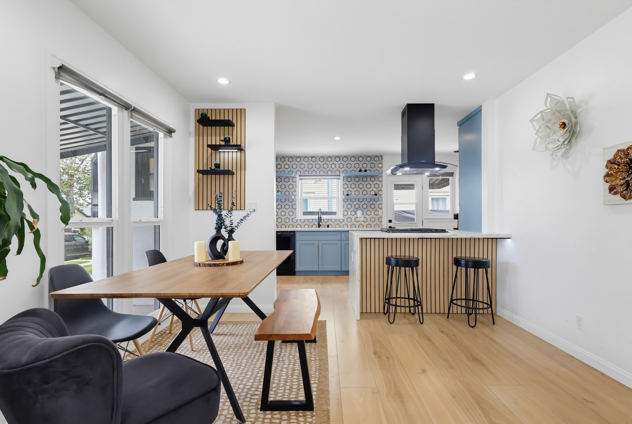 Virtual tour photo 17 of 94 for 2022 W 77th St