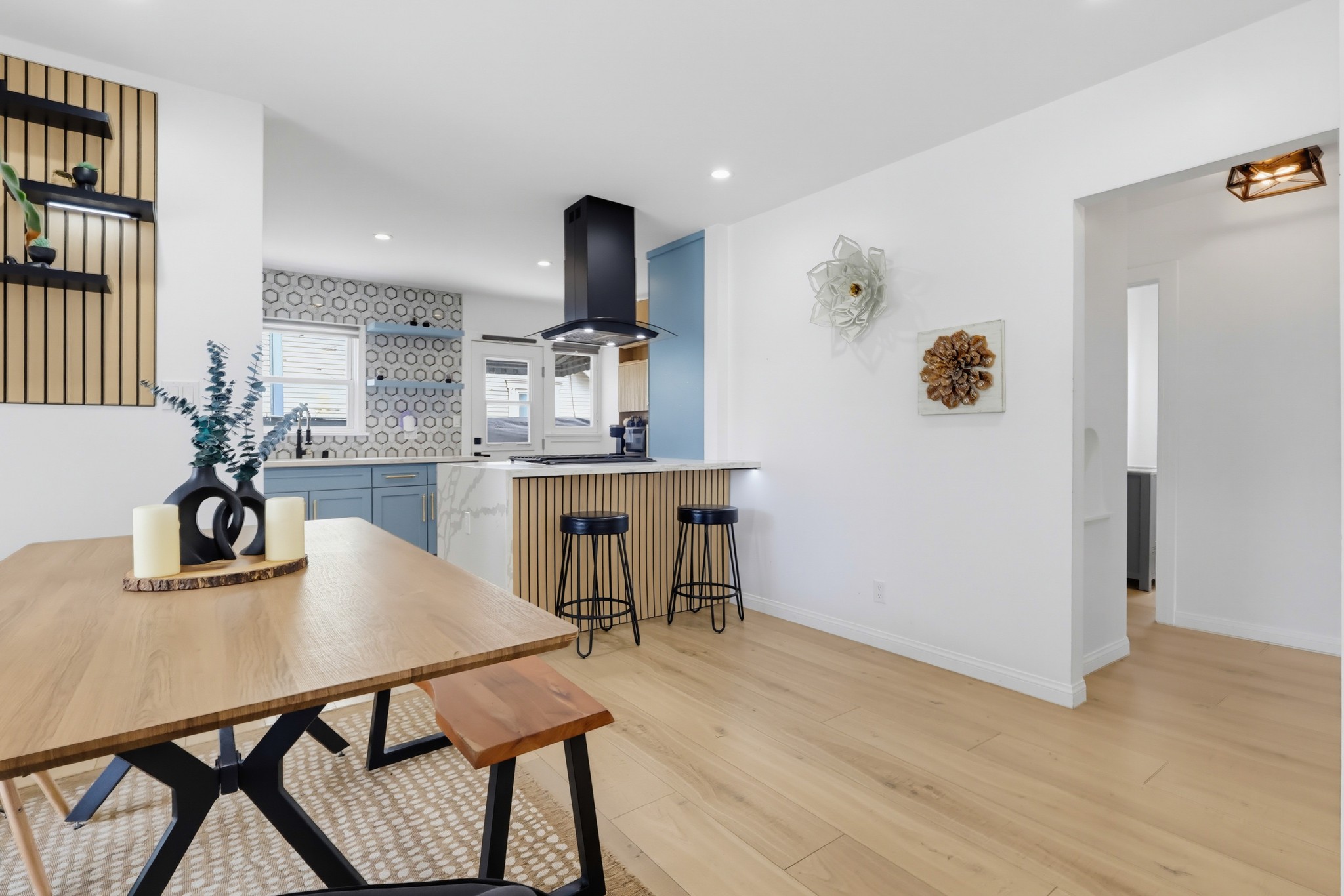 Virtual tour photo 18 of 94 for 2022 W 77th St