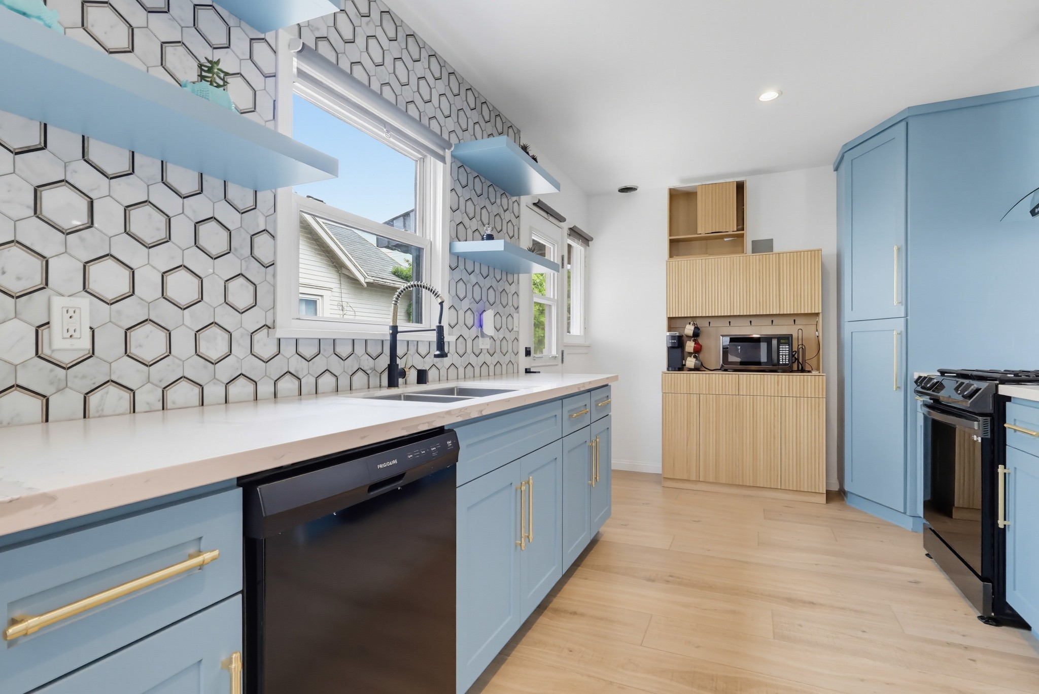 Virtual tour photo 26 of 94 for 2022 W 77th St