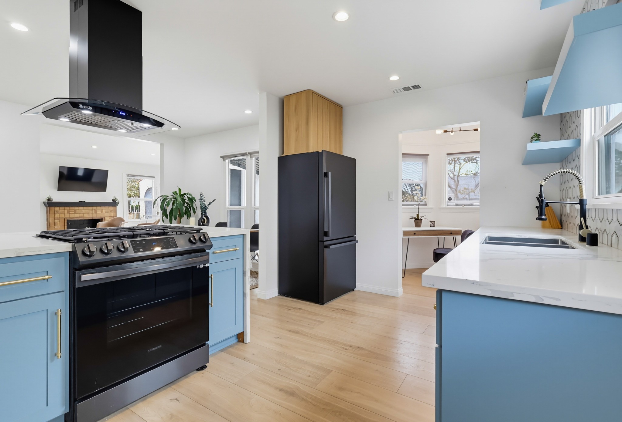 Virtual tour photo 28 of 94 for 2022 W 77th St