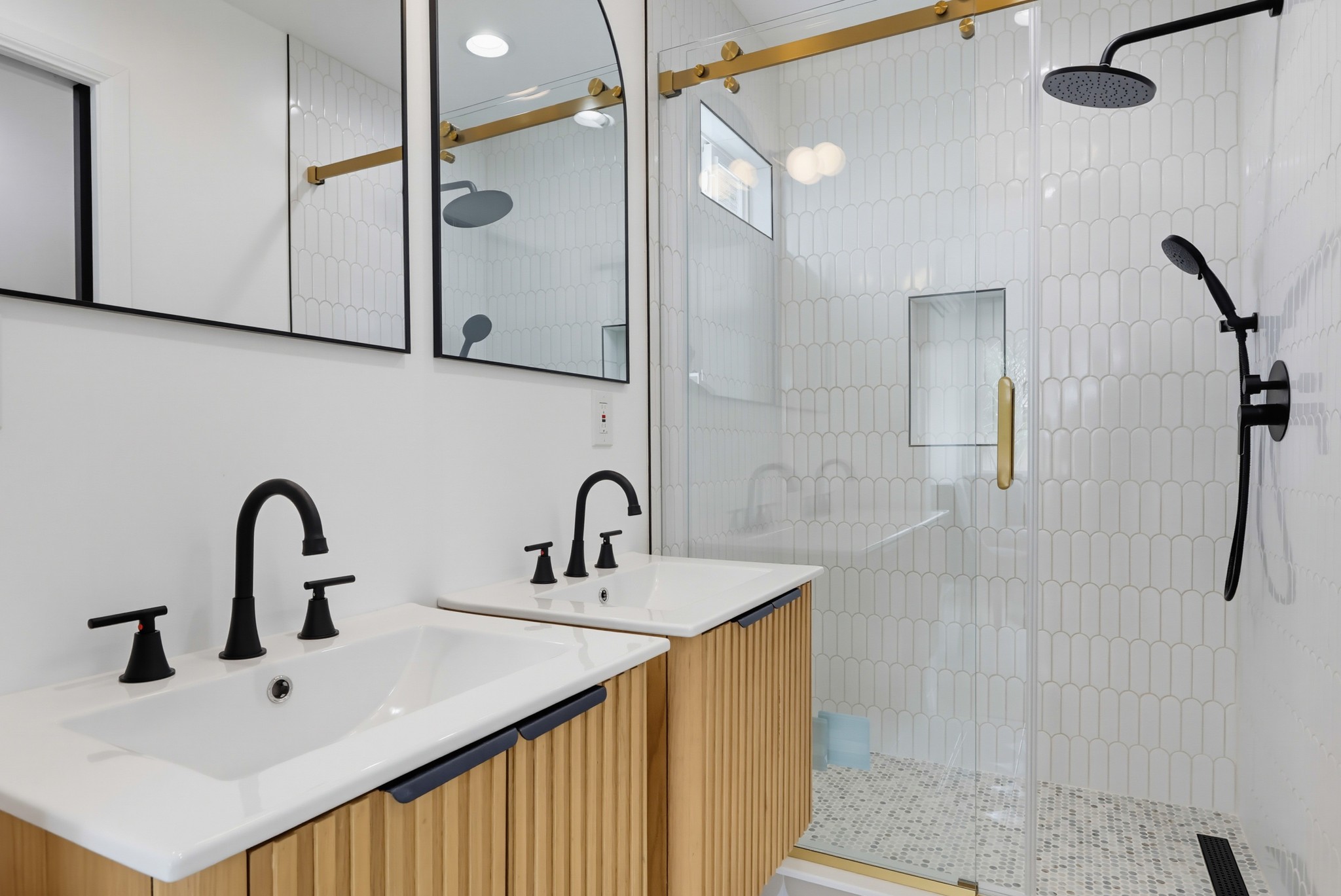 Virtual tour photo 42 of 94 for 2022 W 77th St