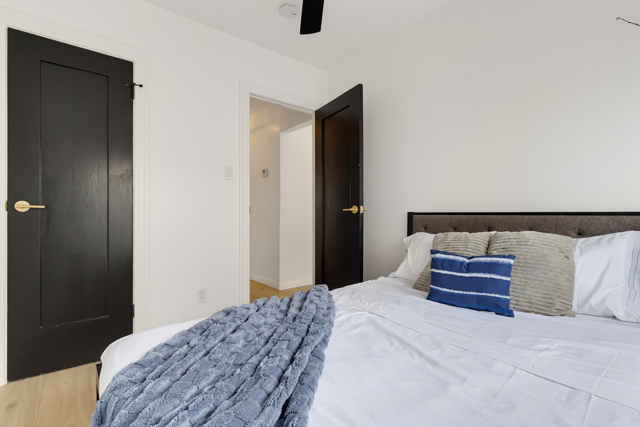 Virtual tour photo 54 of 94 for 2022 W 77th St