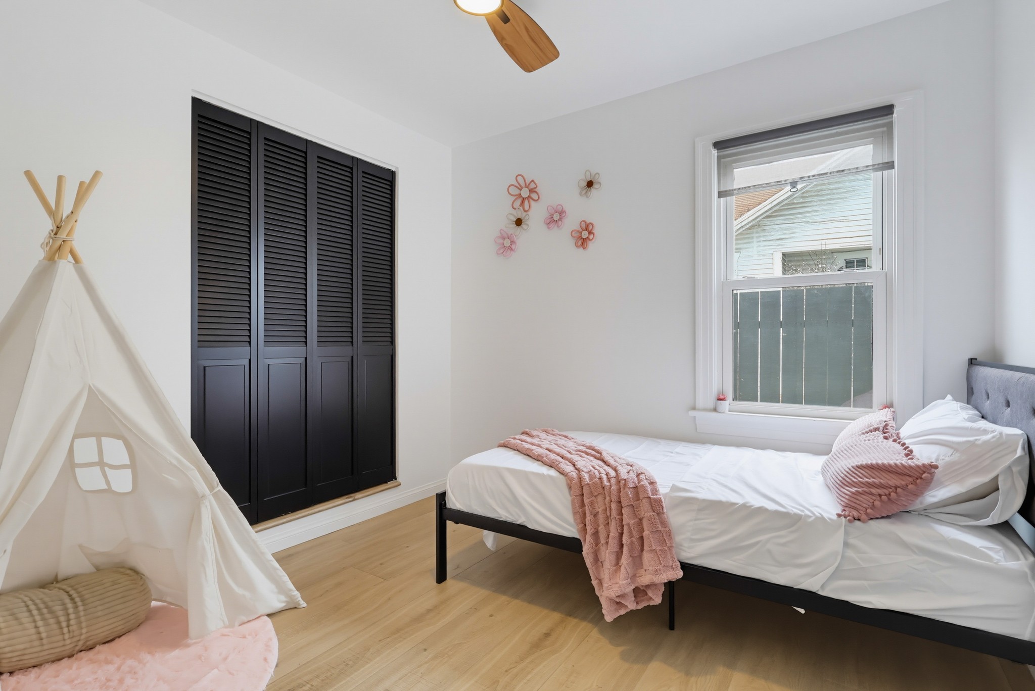 Virtual tour photo 58 of 94 for 2022 W 77th St