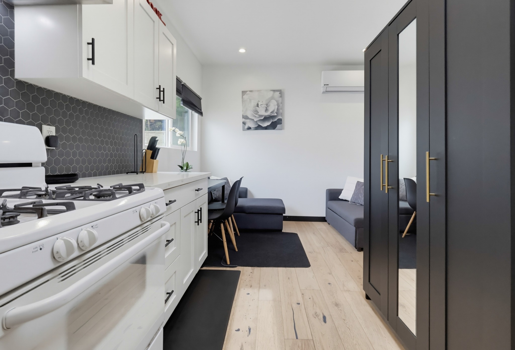 Virtual tour photo 84 of 94 for 2022 W 77th St