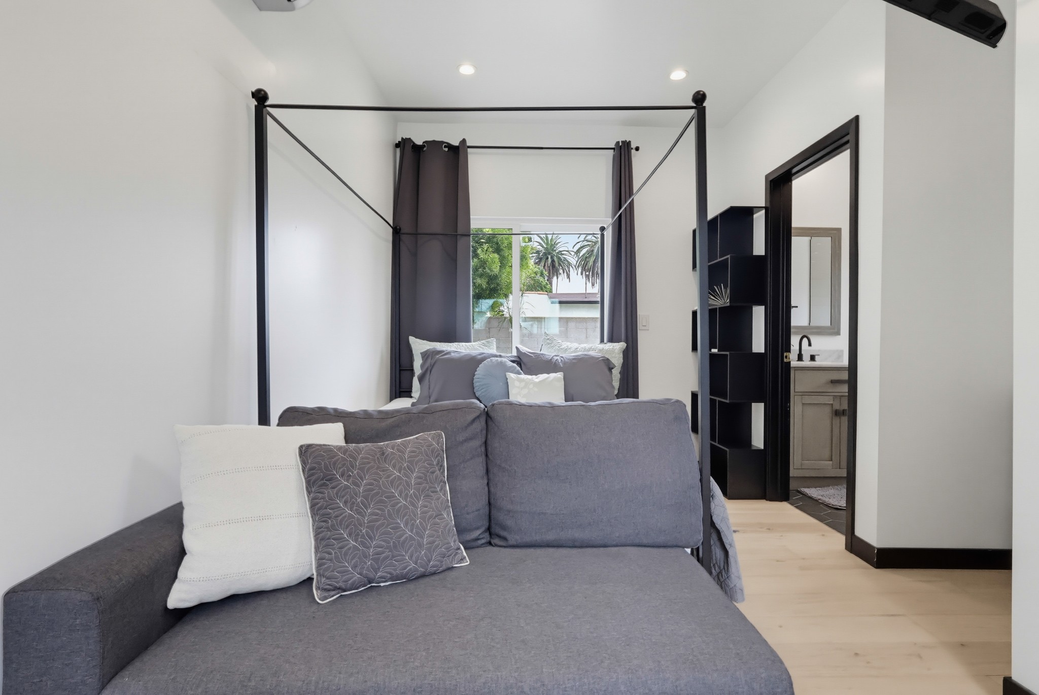 Virtual tour photo 89 of 94 for 2022 W 77th St