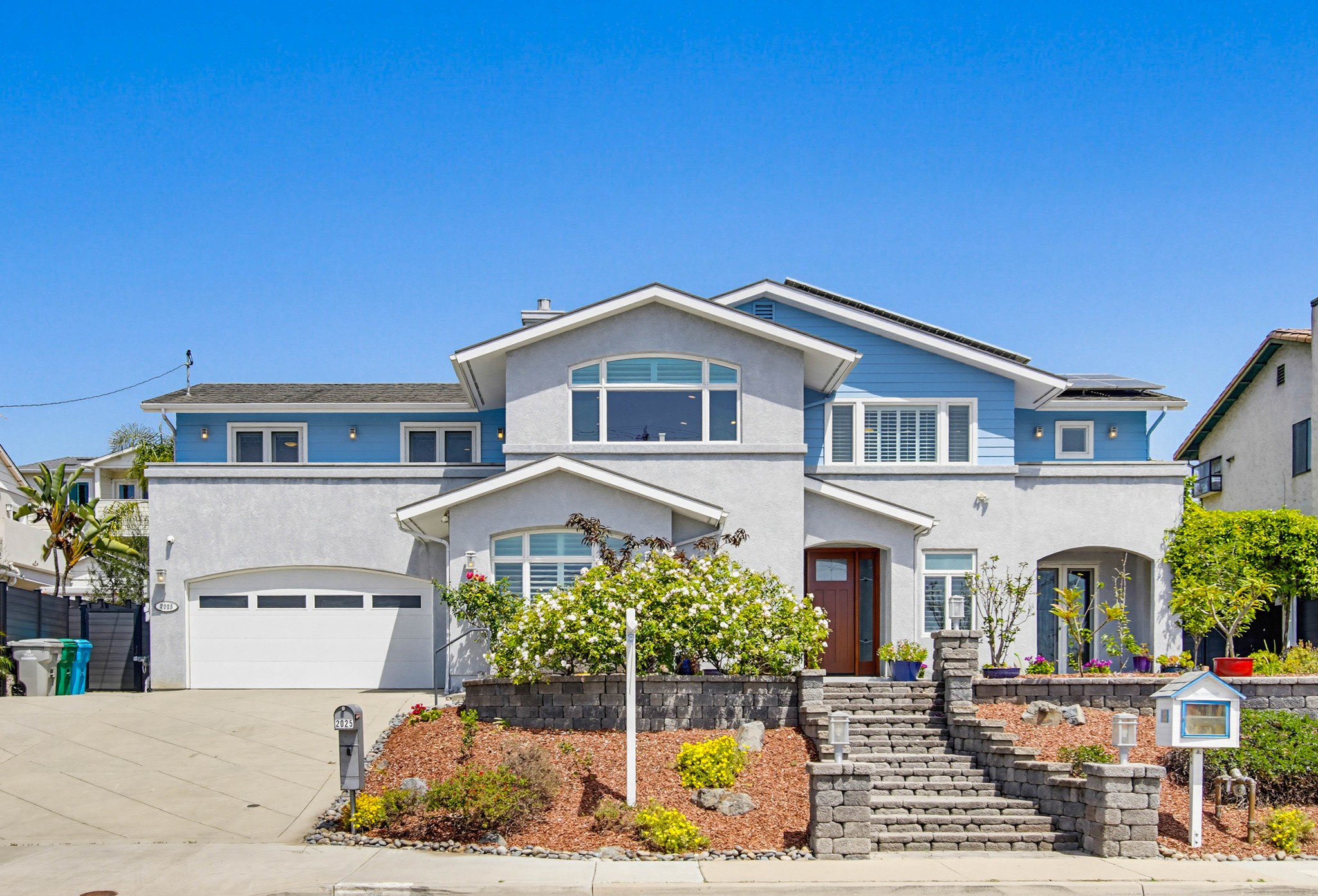 Virtual tour photo 1 of 164 for 2025 Frankfort St