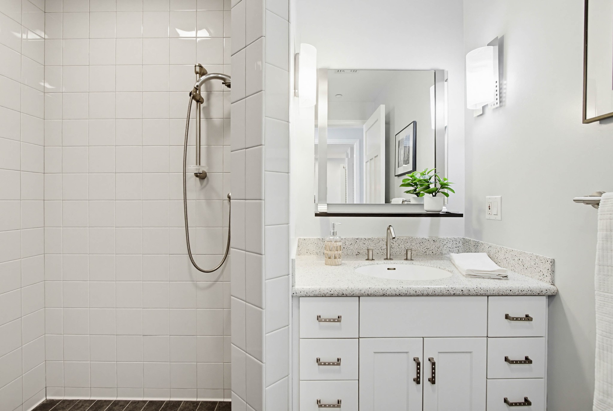 Virtual tour photo 36 of 164 for 2025 Frankfort St