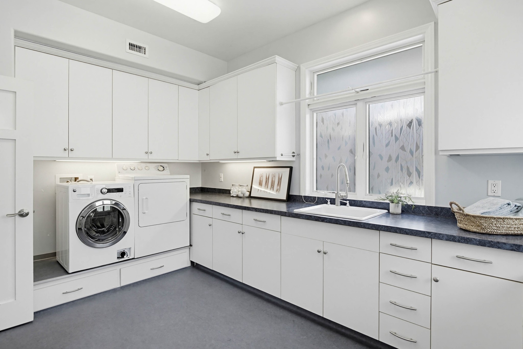Virtual tour photo 39 of 164 for 2025 Frankfort St