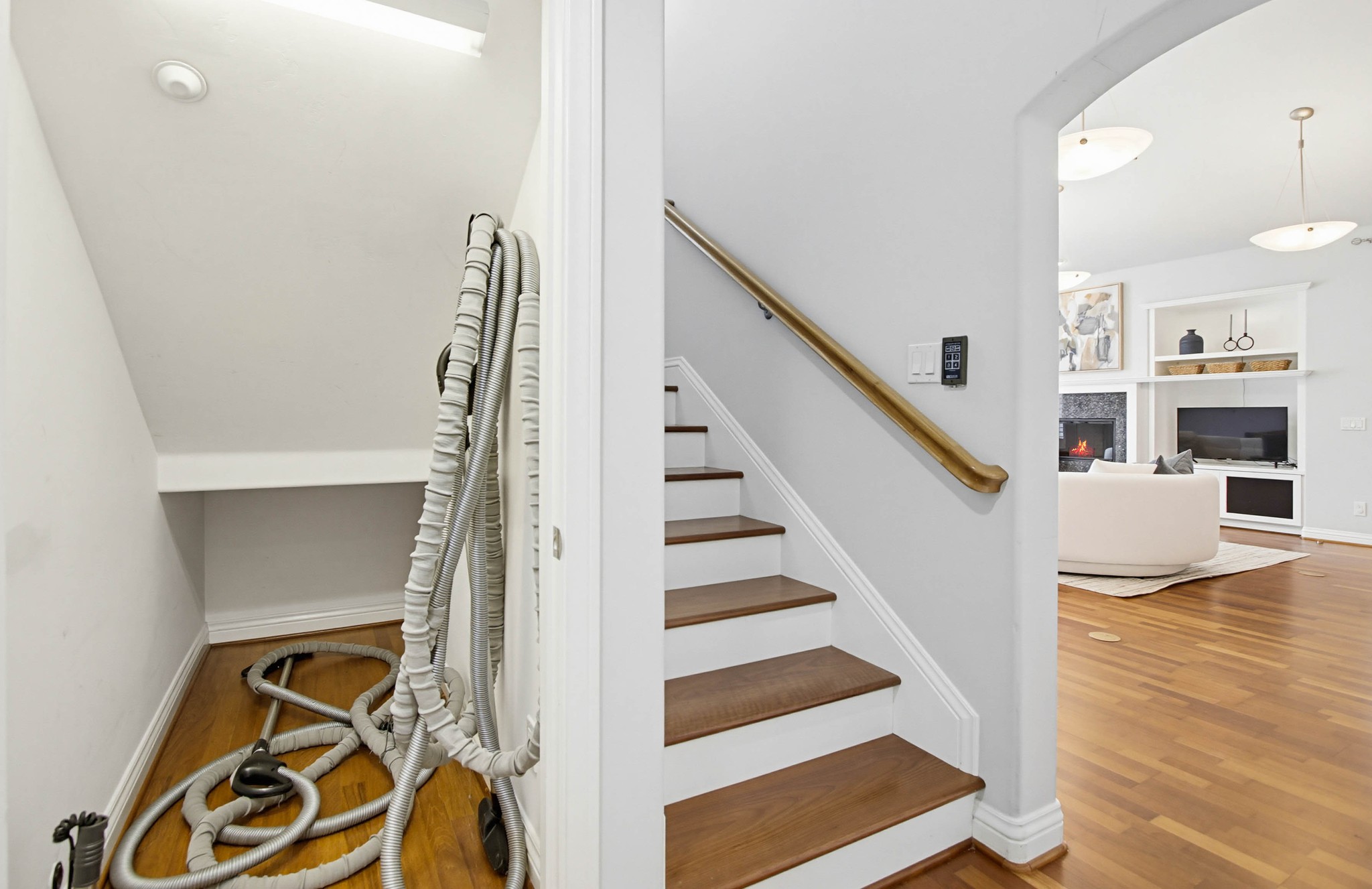 Virtual tour photo 43 of 164 for 2025 Frankfort St