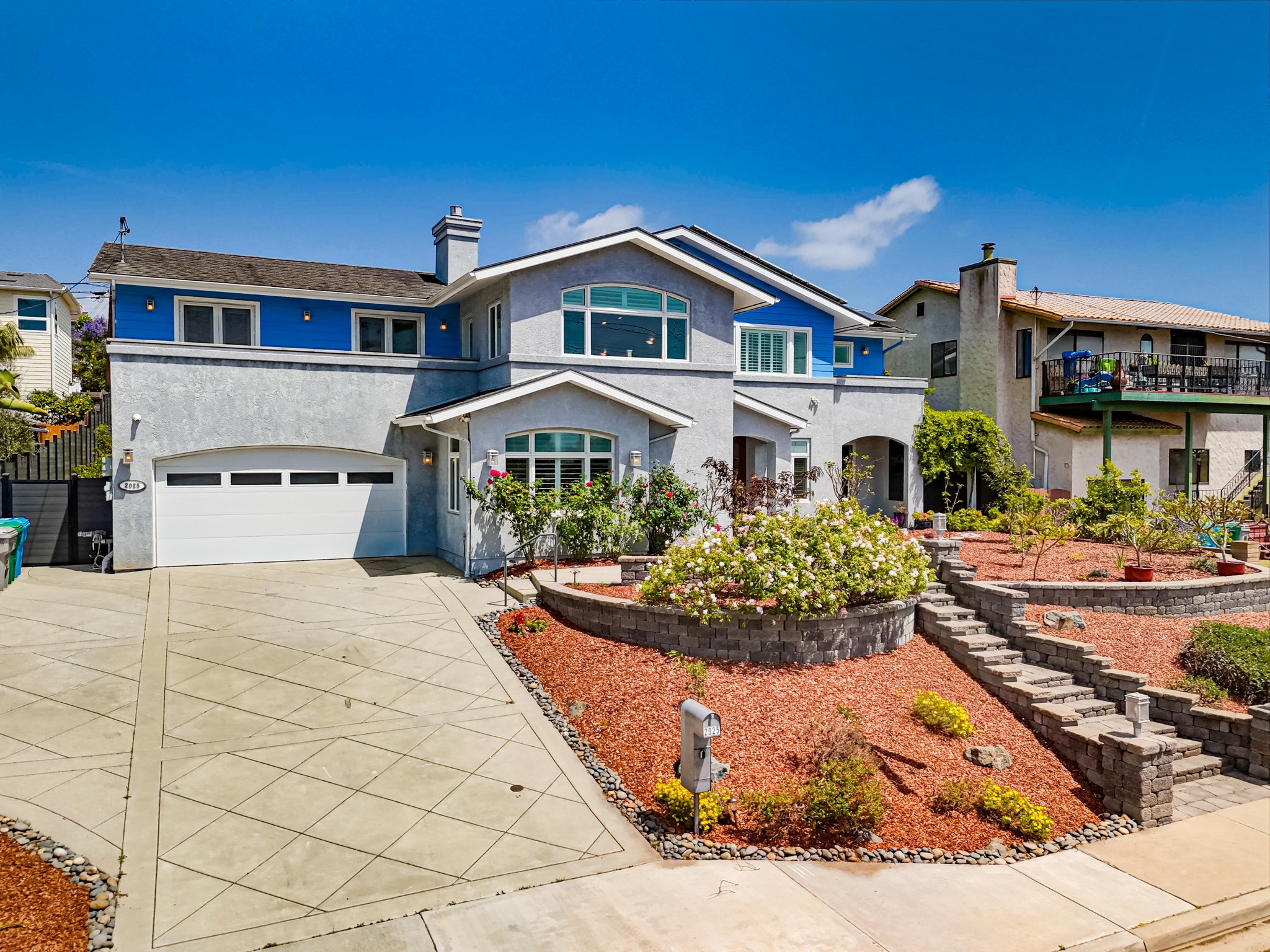 Virtual tour photo 3 of 39 for 2025 Frankfort St