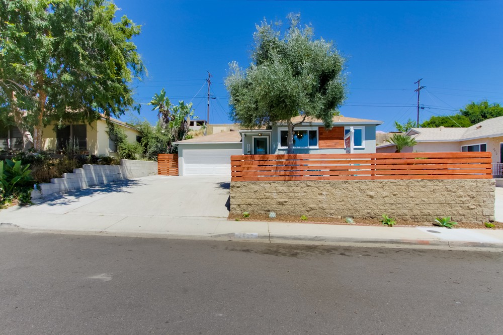 Virtual tour photo 1 of 48 for 2027 Rexford Dr