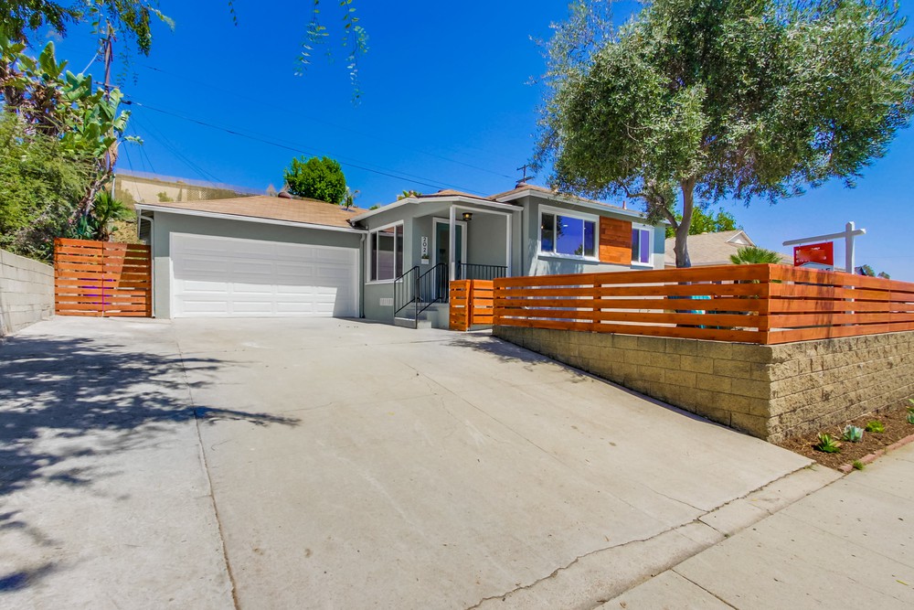 Virtual tour photo 5 of 48 for 2027 Rexford Dr