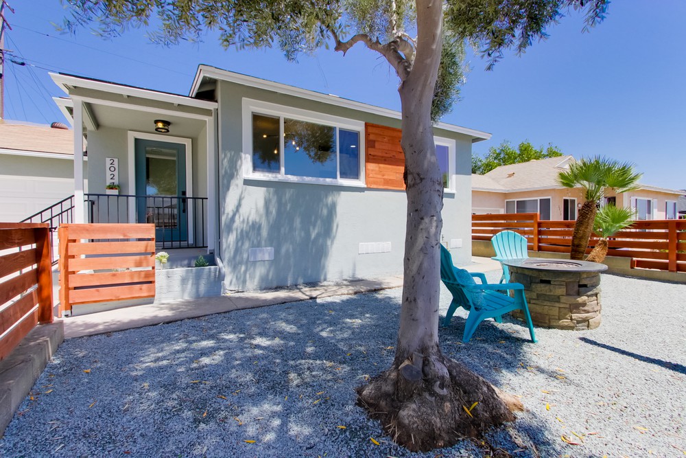 Virtual tour photo 8 of 48 for 2027 Rexford Dr