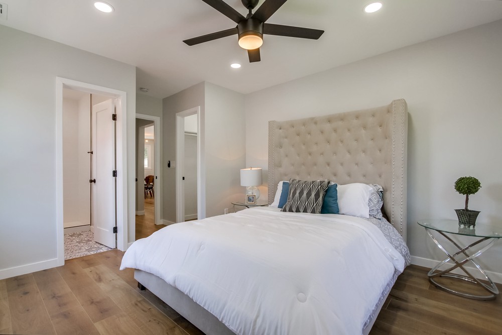 Virtual tour photo 31 of 48 for 2027 Rexford Dr