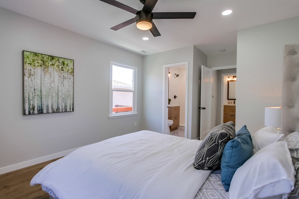 Virtual tour photo 32 of 48 for 2027 Rexford Dr