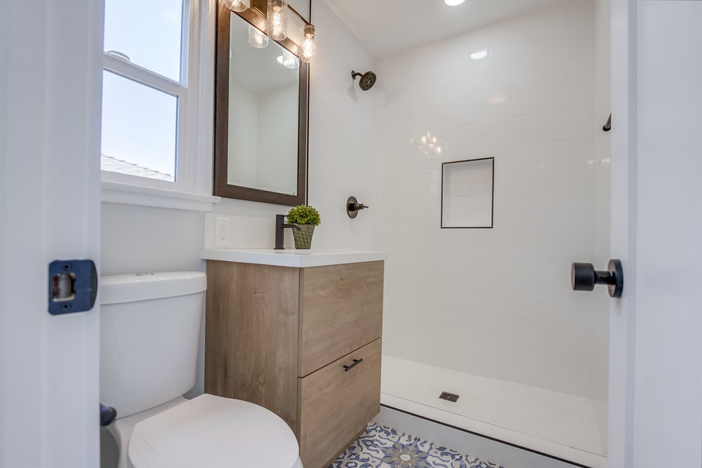 Virtual tour photo 33 of 48 for 2027 Rexford Dr
