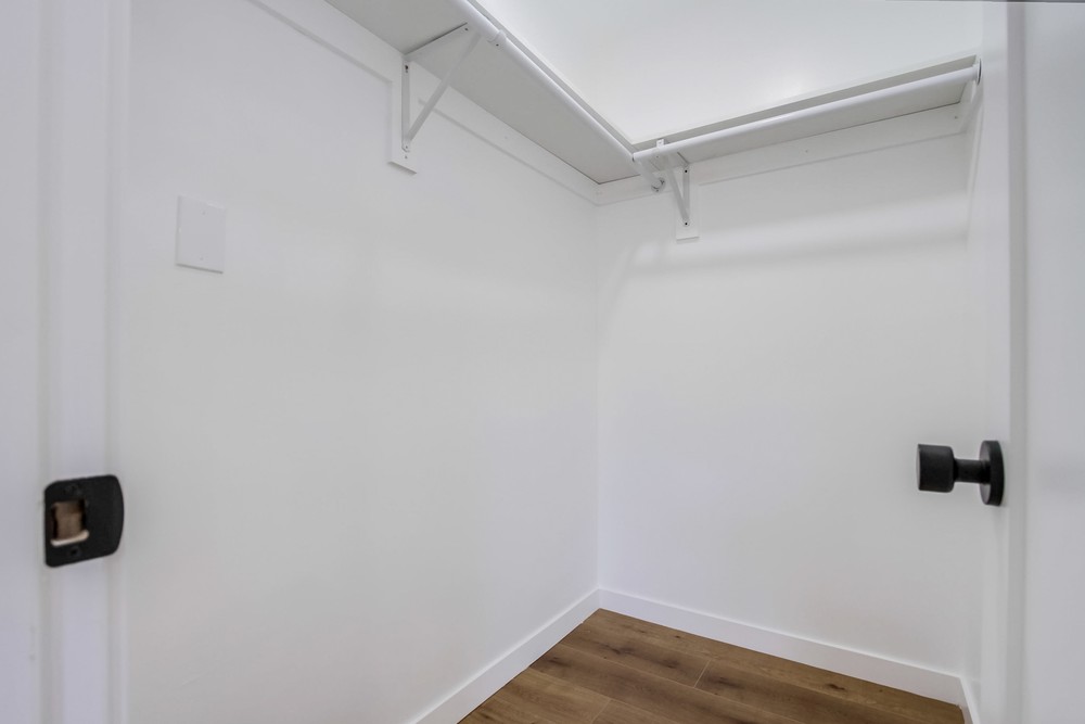 Virtual tour photo 36 of 48 for 2027 Rexford Dr
