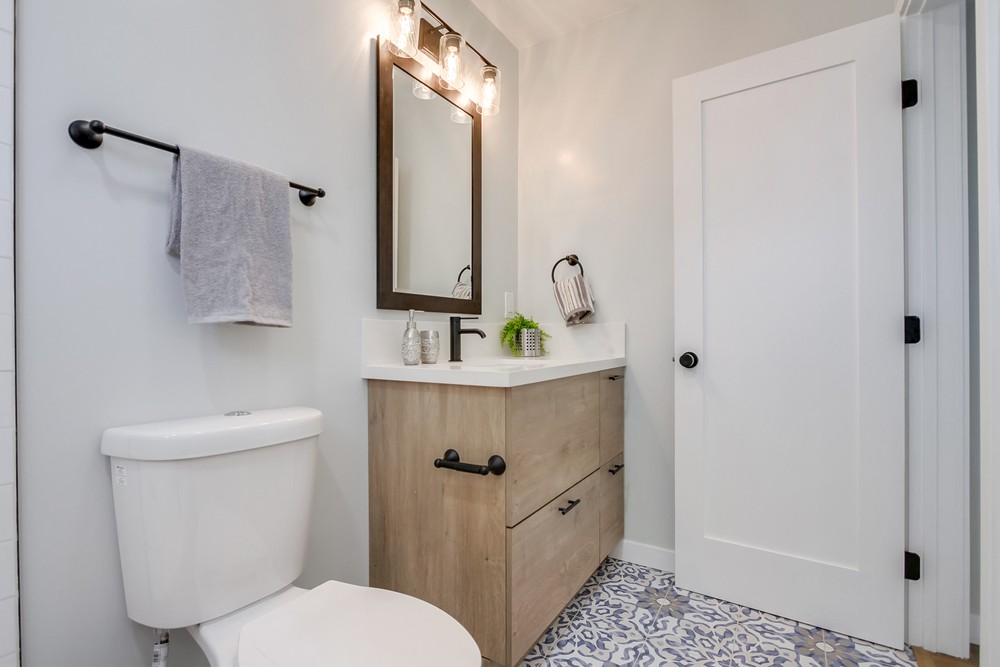 Virtual tour photo 44 of 48 for 2027 Rexford Dr