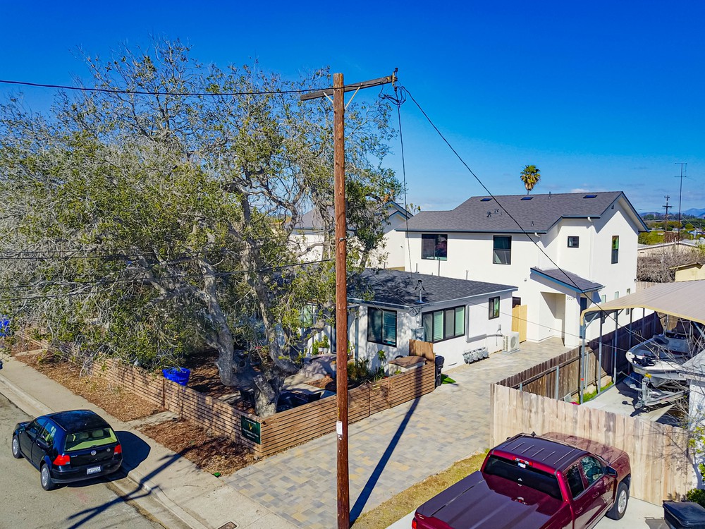 Virtual tour photo 1 of 32 for 2029 Abbe St