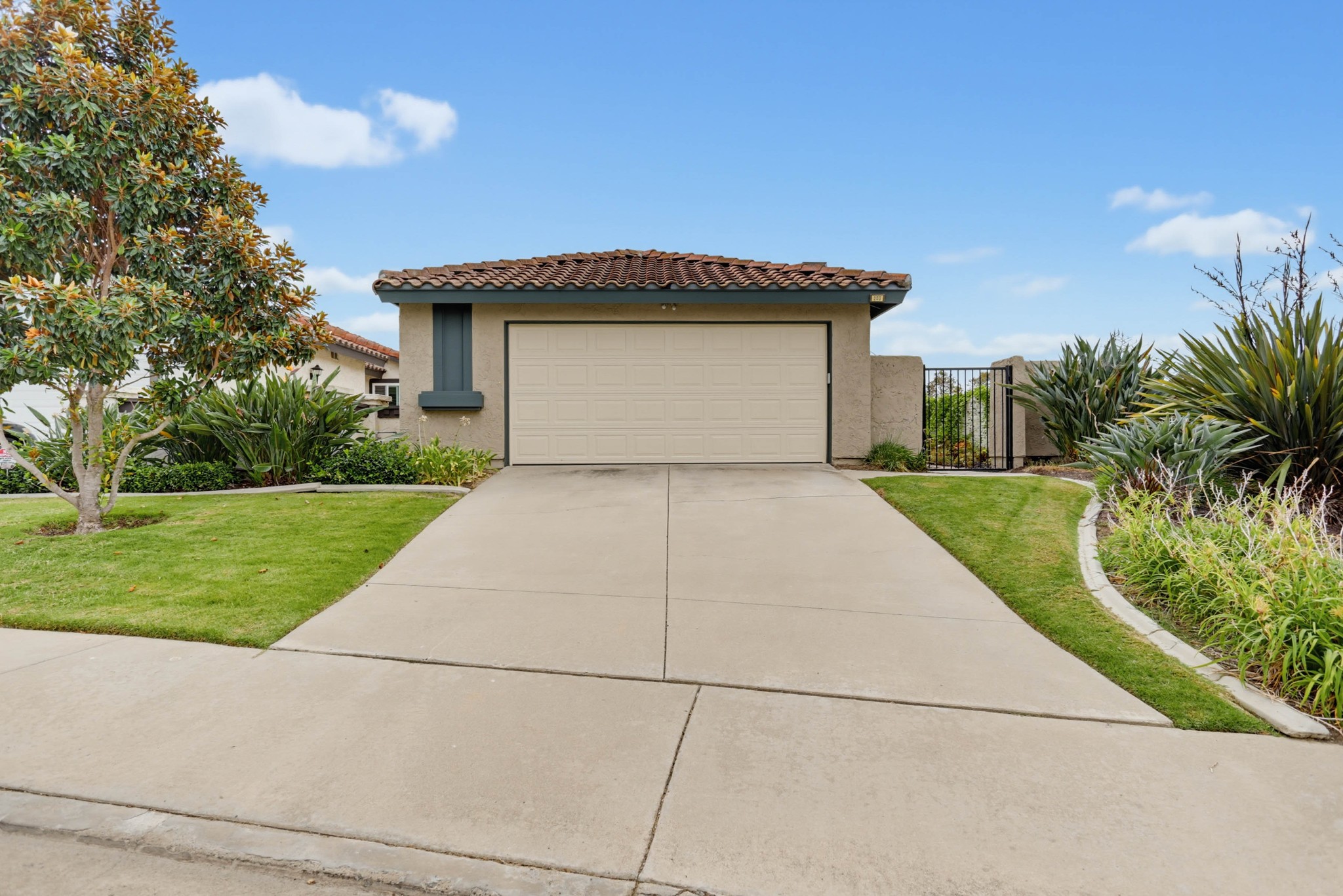 Virtual tour photo 3 of 36 for 203 Carissa Dr