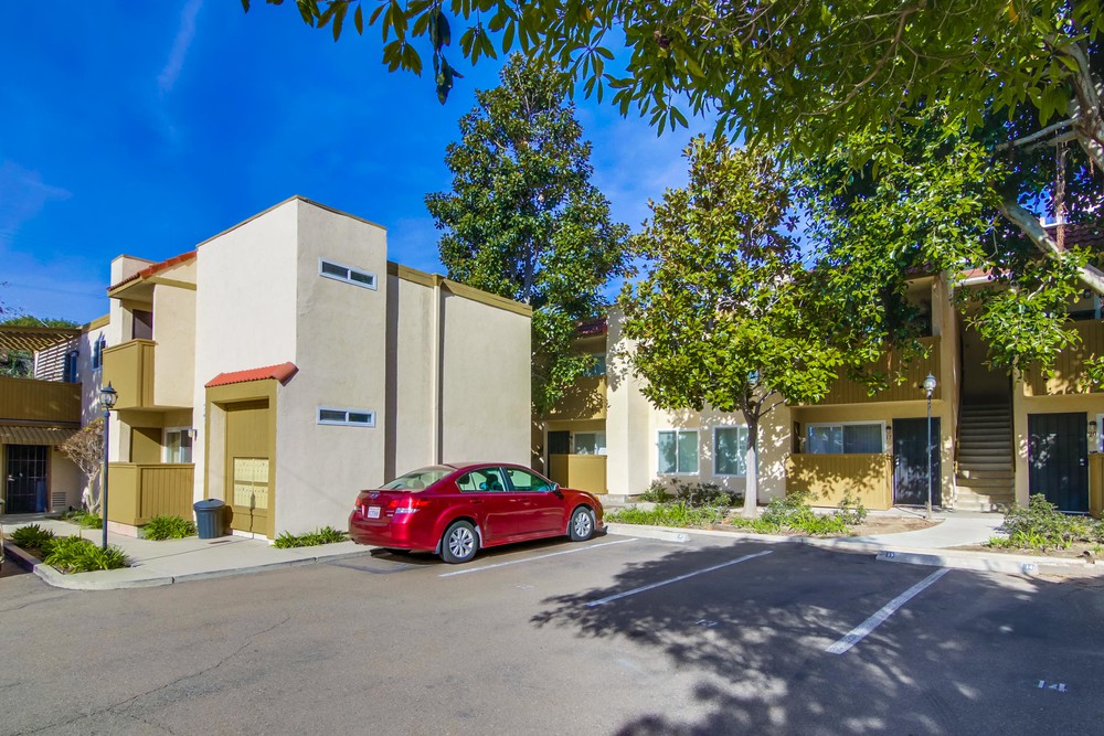 Virtual tour photo 4 of 29 for 2030 Cypress Ave #13