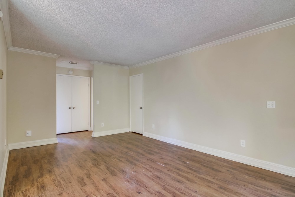 Virtual tour photo 7 of 29 for 2030 Cypress Ave #13