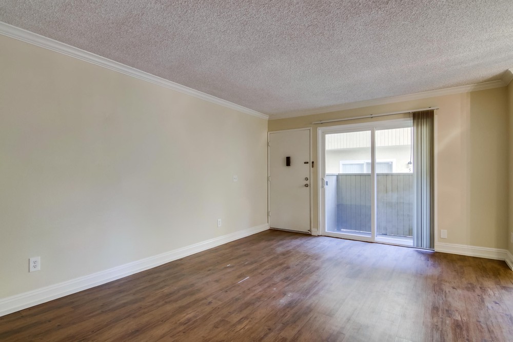 Virtual tour photo 8 of 29 for 2030 Cypress Ave #13