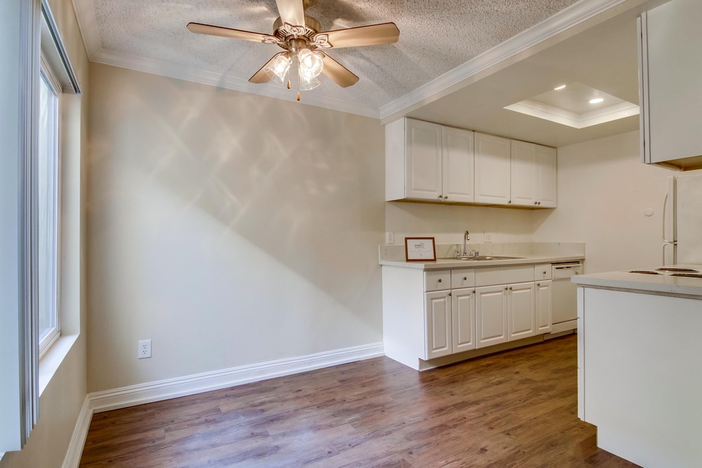Virtual tour photo 13 of 29 for 2030 Cypress Ave #13