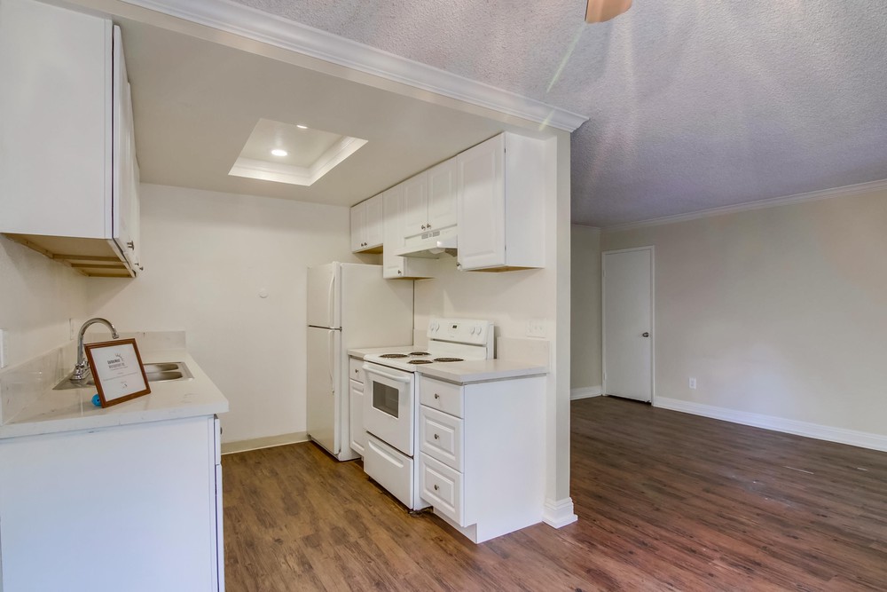 Virtual tour photo 14 of 29 for 2030 Cypress Ave #13