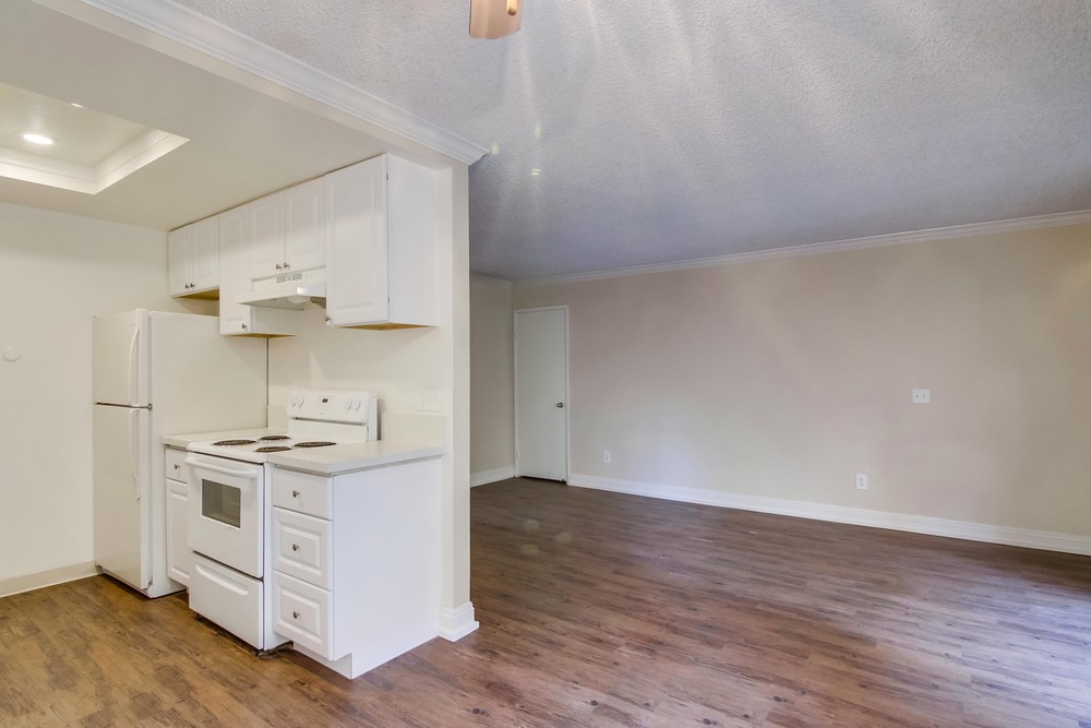 Virtual tour photo 15 of 29 for 2030 Cypress Ave #13