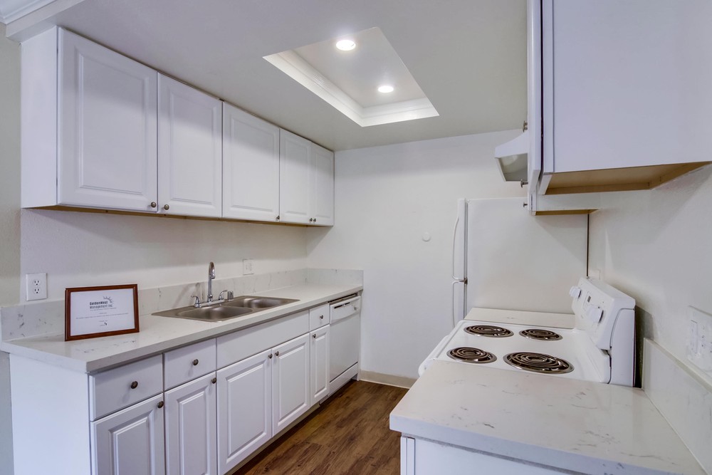Virtual tour photo 17 of 29 for 2030 Cypress Ave #13