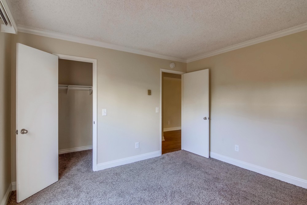Virtual tour photo 23 of 29 for 2030 Cypress Ave #13