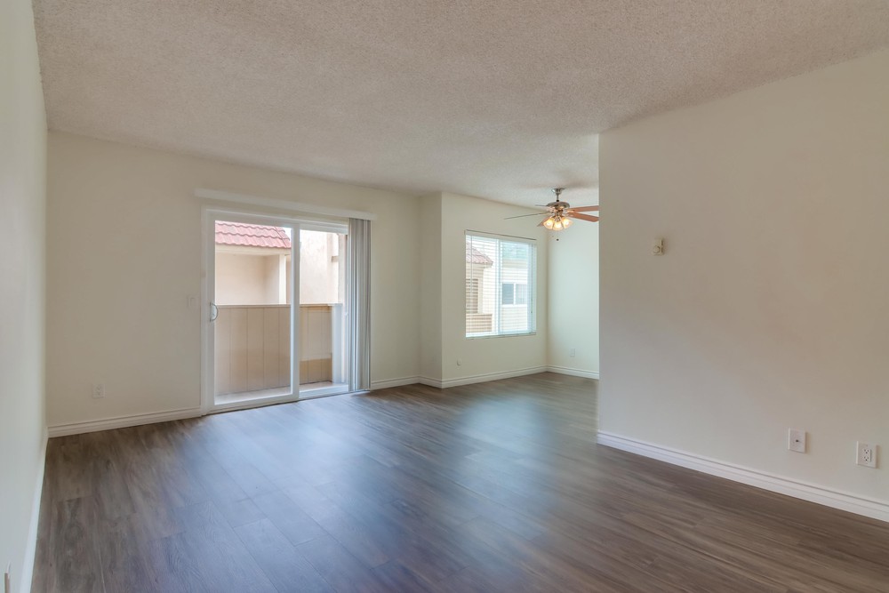 Virtual tour photo 5 of 27 for 2030 Cypress Ave #14