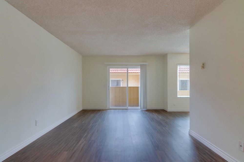 Virtual tour photo 6 of 27 for 2030 Cypress Ave #14