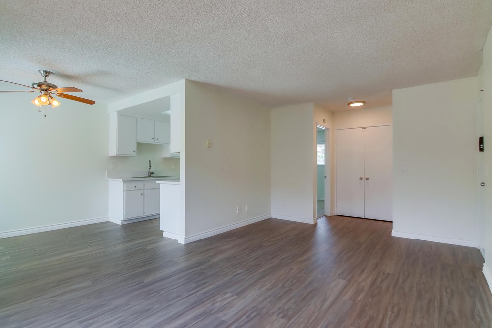 Virtual tour photo 7 of 27 for 2030 Cypress Ave #14